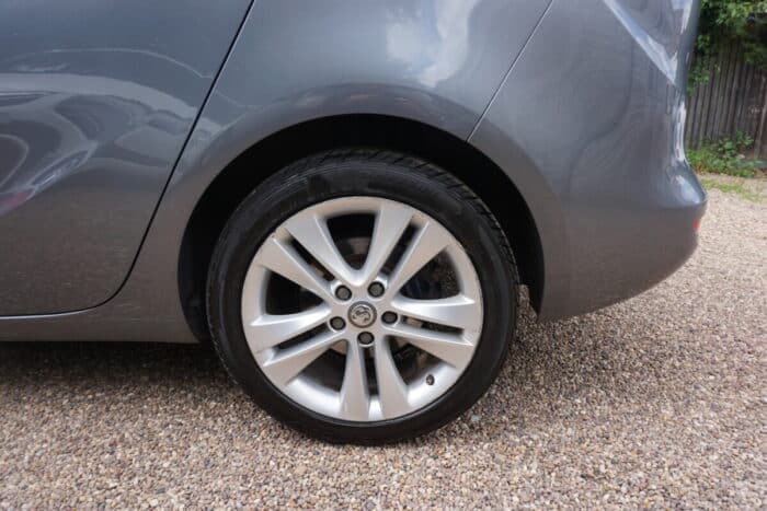 Vauxhall Zafira Tourer Guaranteed Car Finance13