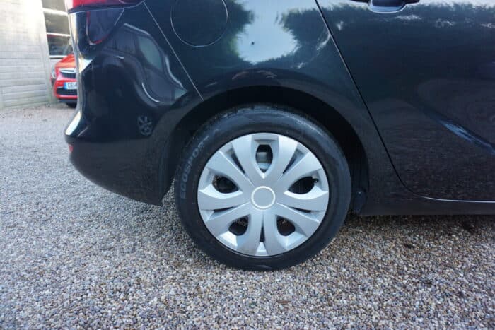 Zafira Guaranteed Car Finance 11