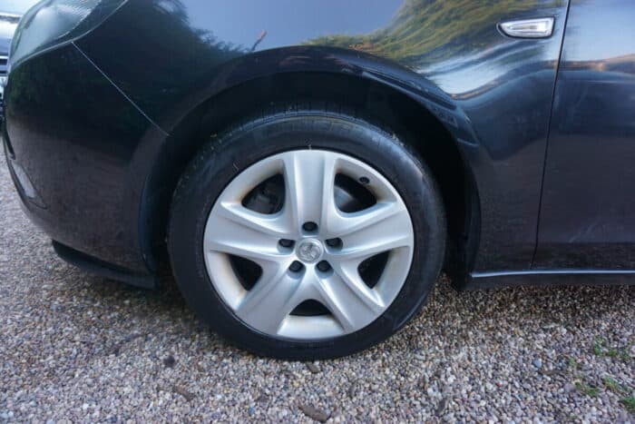 Zafira Guaranteed Car Finance 15