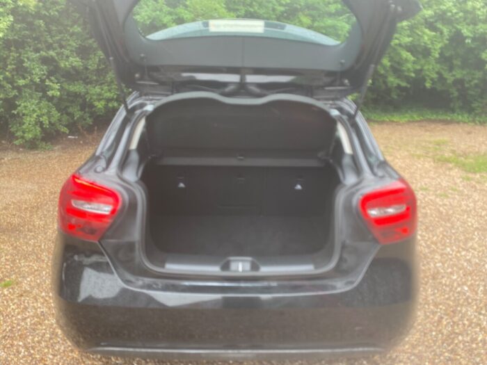 Mercedes A Class 1.5 SE Automatic Black 2017 - photo 11