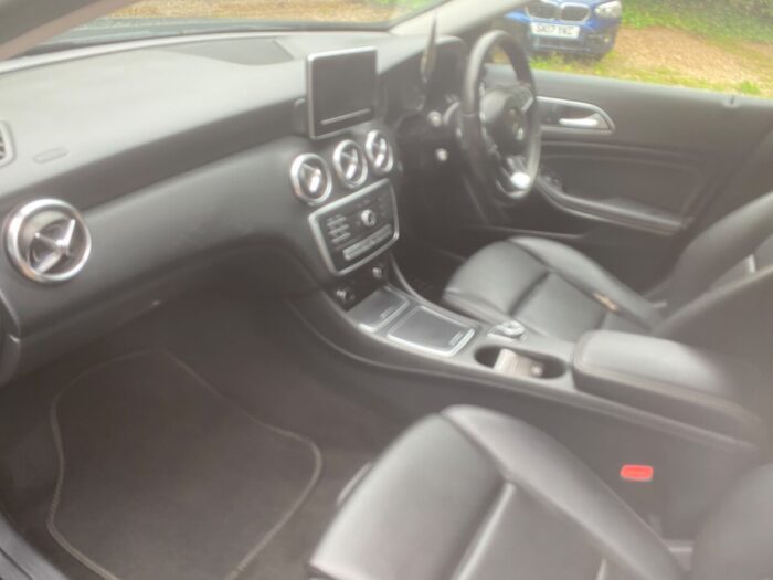 Mercedes A Class 1.5 SE Automatic Black 2017 - photo 25